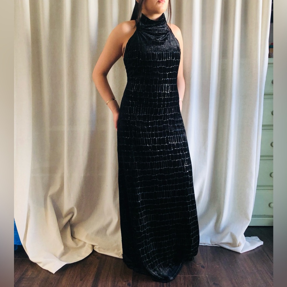 Jessica McClintock Millennium 2000 Black Velvet Halter-Style Maxi Dress